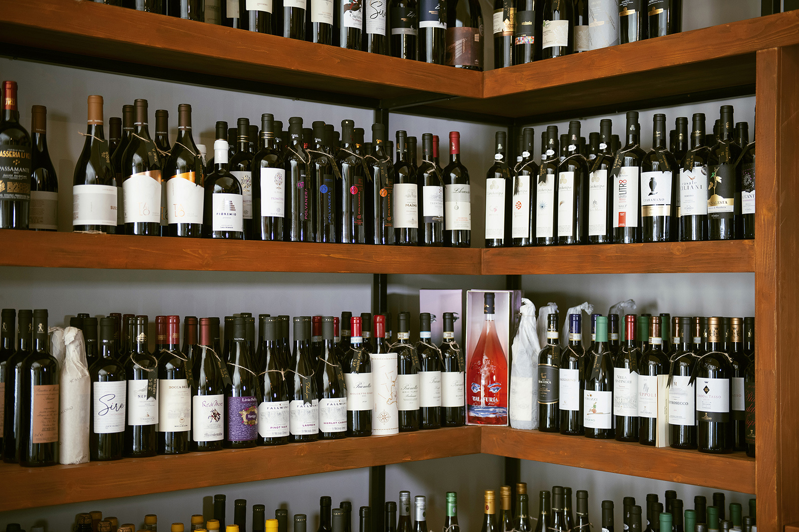 Vineria Enoteca del Borgo Cisternino Degustazioni vini e prodotti tipici pugliesi della Valle d'Itria